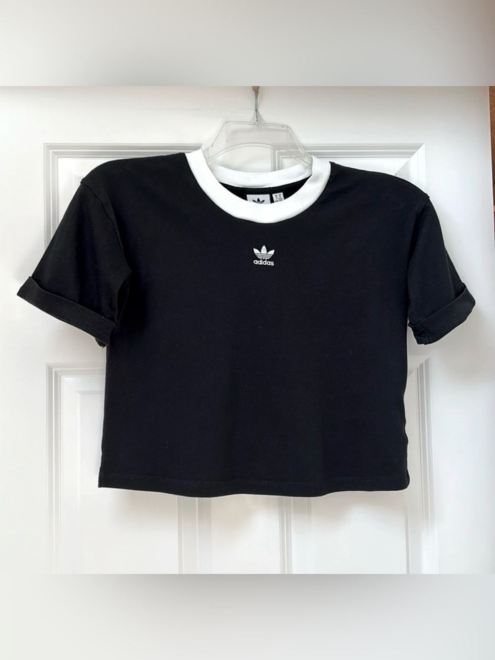 ADIDAS Women’s black crop top size M cuffed sleeves